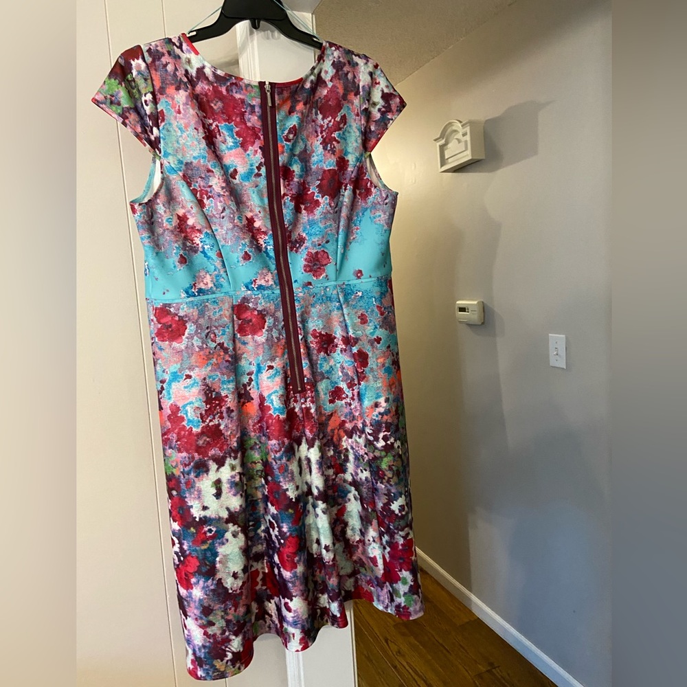 EUC Cocktail Dress - Picture 2 of 4